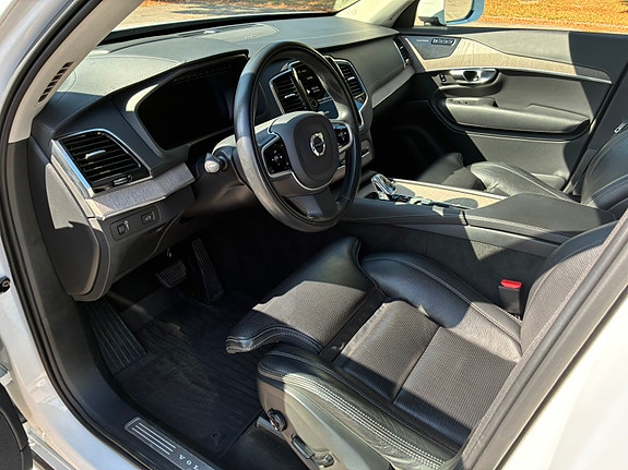 Volvo XC90 4 of 5
