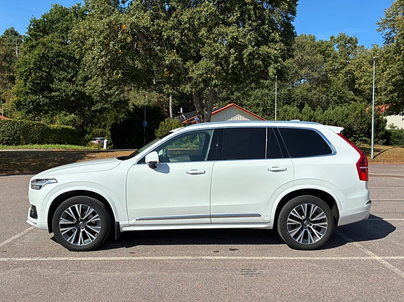 Volvo XC90 3 of 5