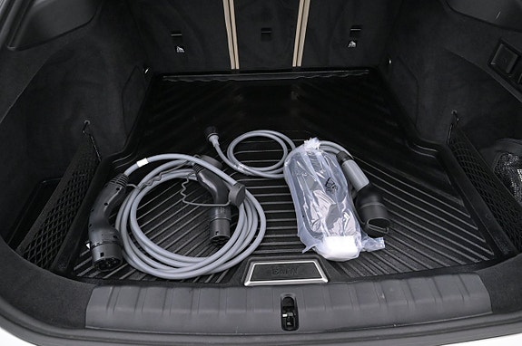 BMW i4 24 of 27