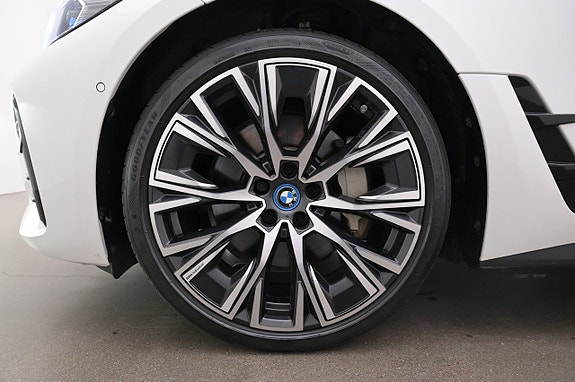 BMW i4 27 of 27