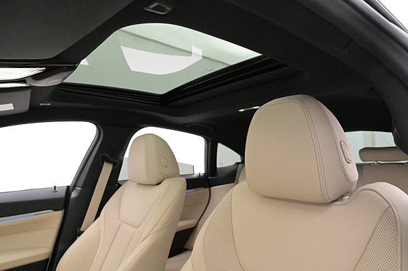 BMW i4 20 of 27