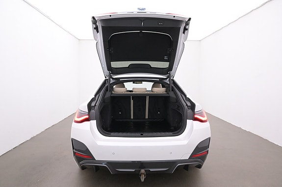BMW i4 22 of 27