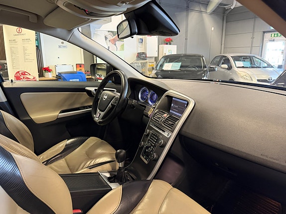 Volvo XC60 18 of 24