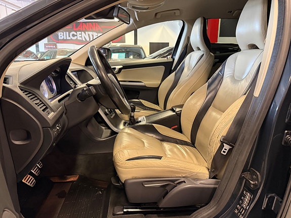 Volvo XC60 9 of 24