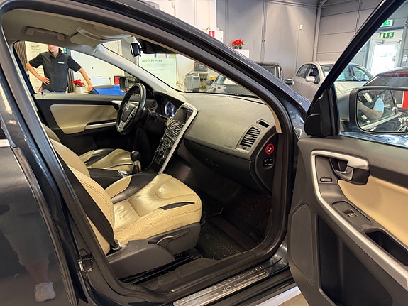 Volvo XC60 16 of 24