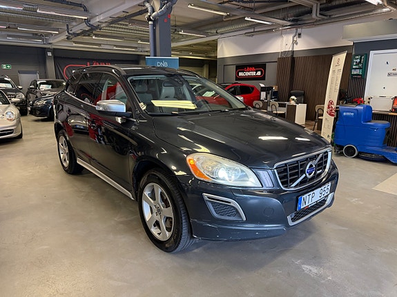 Volvo XC60 3 of 24