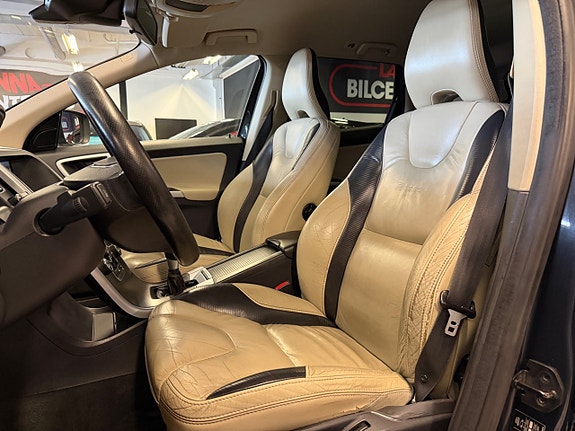 Volvo XC60 15 of 24