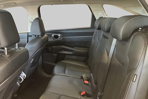 Kia Sorento 8 of 22