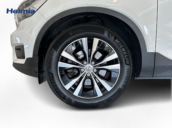 Volvo XC40 9 of 15
