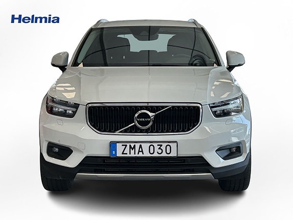 Volvo XC40 8 of 15