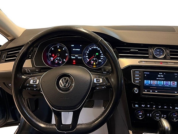 Volkswagen Passat 8 of 23