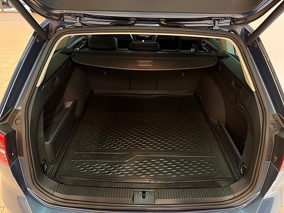 Volkswagen Passat 19 of 23