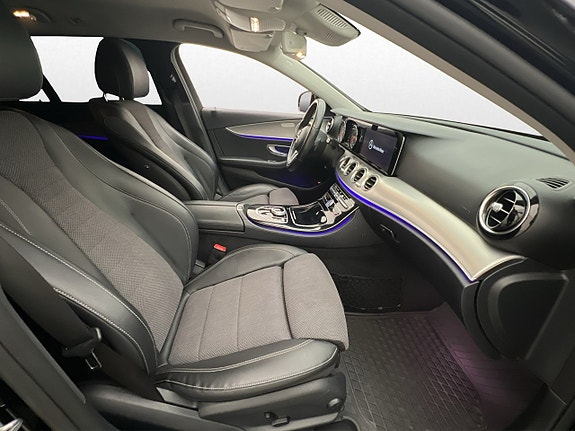Mercedes-Benz E200 27 of 30