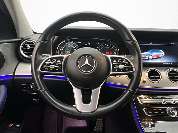 Mercedes-Benz E200 12 of 30