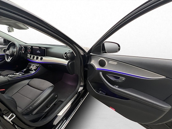 Mercedes-Benz E200 28 of 30