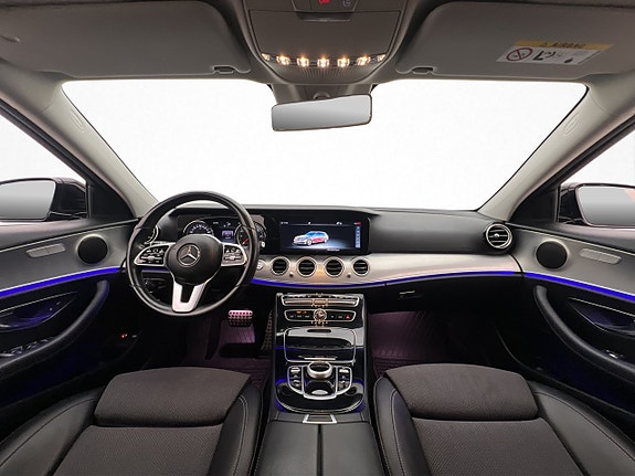 Mercedes-Benz E200 30 of 30