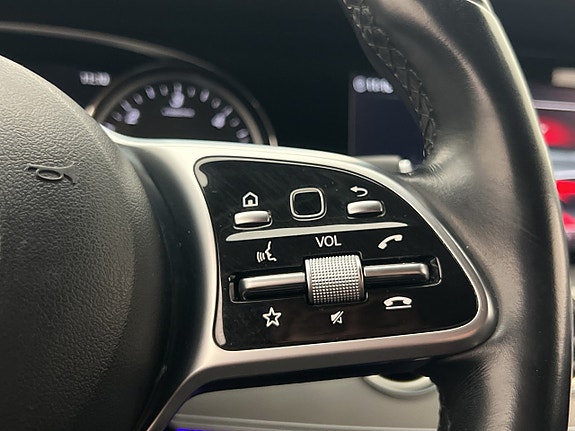 Mercedes-Benz E200 18 of 30