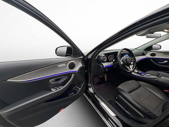 Mercedes-Benz E200 10 of 30