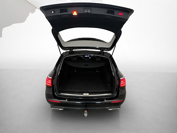 Mercedes-Benz E200 29 of 30