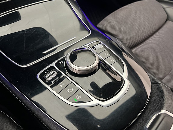 Mercedes-Benz E200 26 of 30