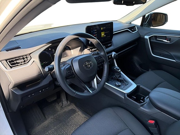 Toyota RAV4 3 of 4