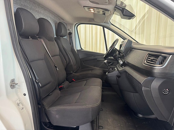 Renault Trafic 9 of 24