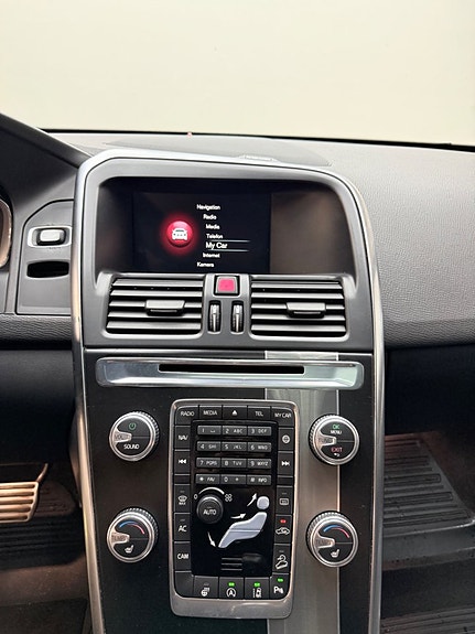 Volvo XC60 11 of 13