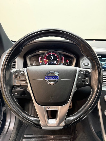Volvo XC60 7 of 13