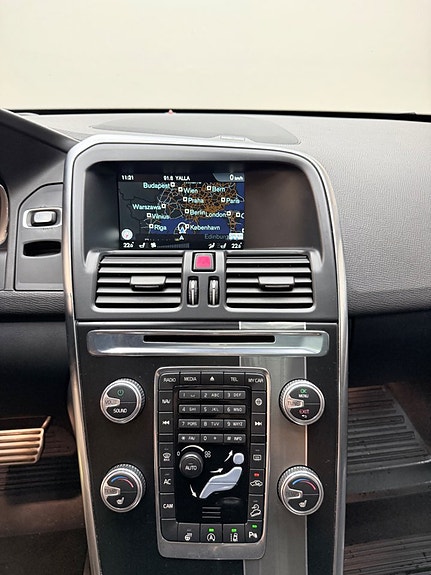 Volvo XC60 9 of 13