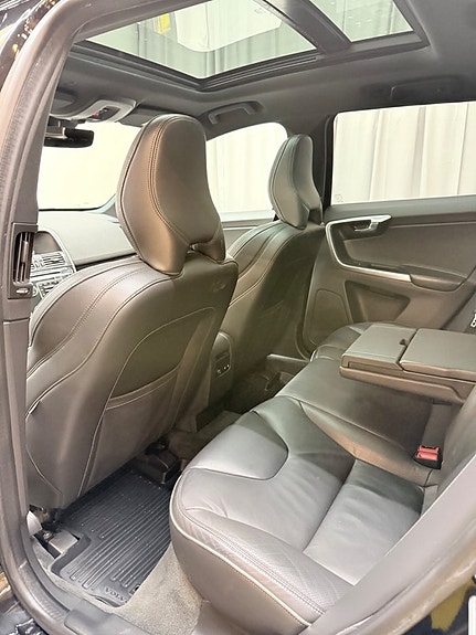Volvo XC60 6 of 13