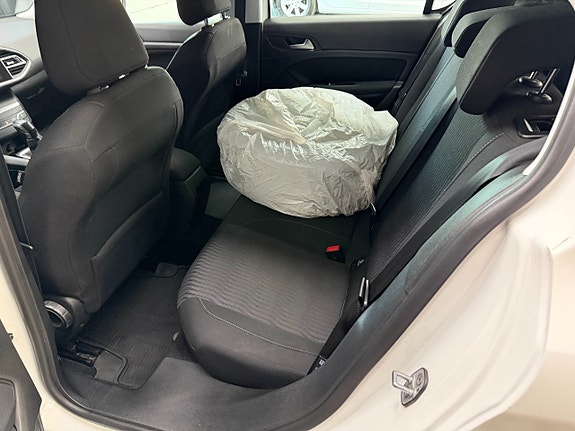 Peugeot 308 7 of 14