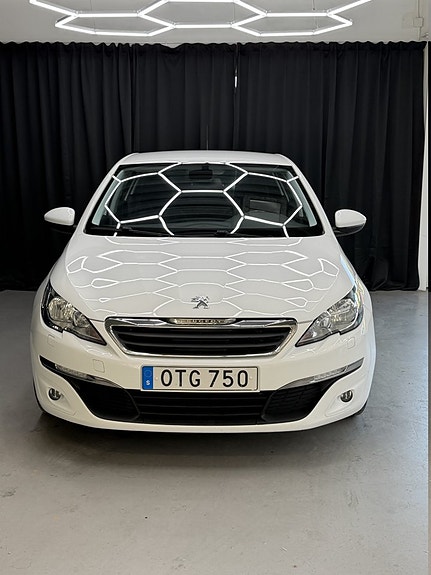 Peugeot 308 11 of 14