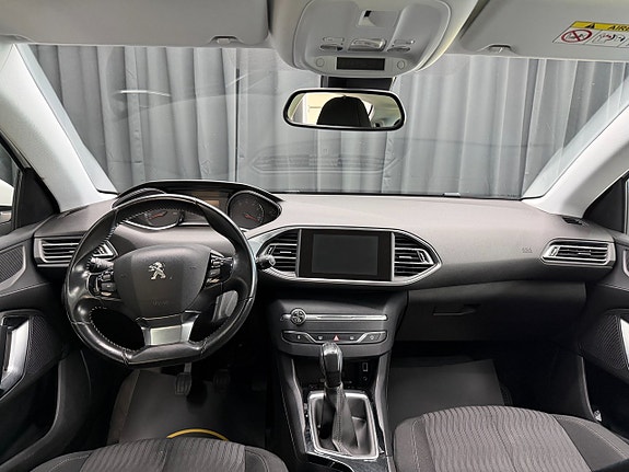 Peugeot 308 9 of 14