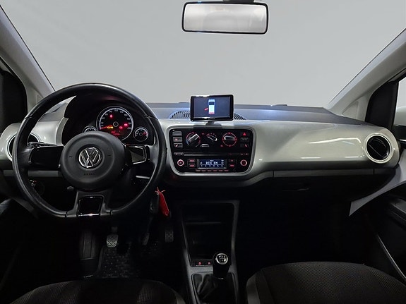 Volkswagen UP! 6 of 8