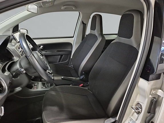 Volkswagen UP! 7 of 8