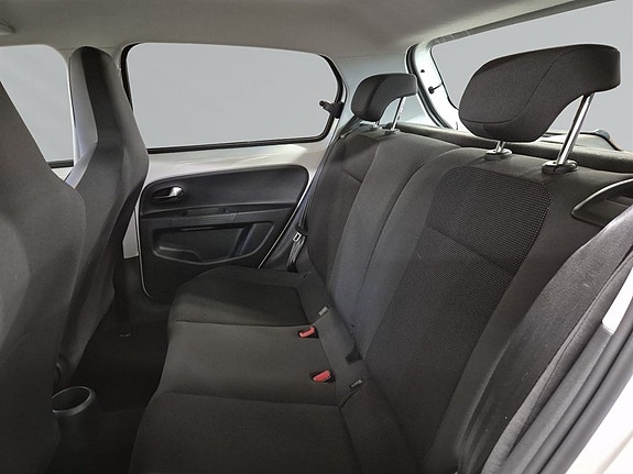Volkswagen UP! 4 of 8