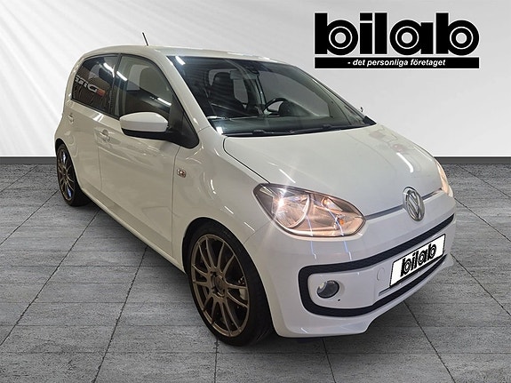 Volkswagen UP! 2 of 8