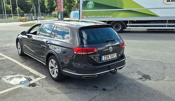 Volkswagen Passat Alltrack 5 of 10