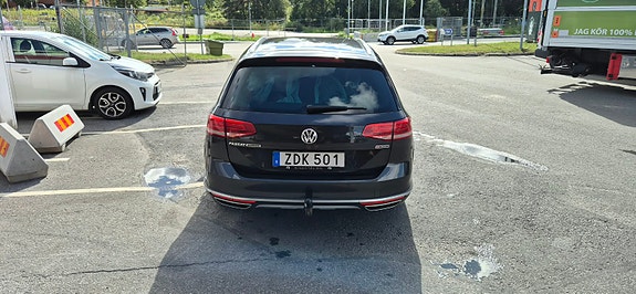 Volkswagen Passat Alltrack 3 of 10