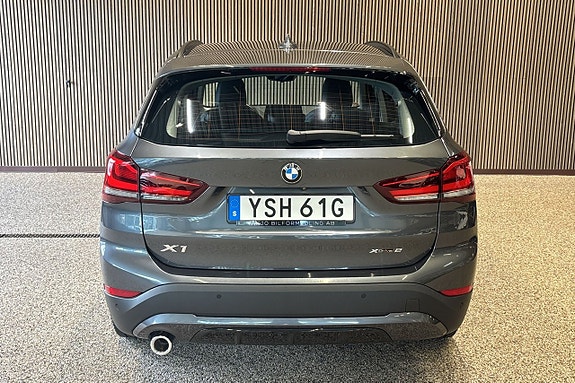 BMW X1 8 of 12