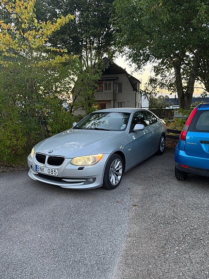 BMW 320d 2 of 7