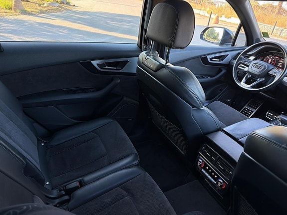 Audi Q7 12 of 30