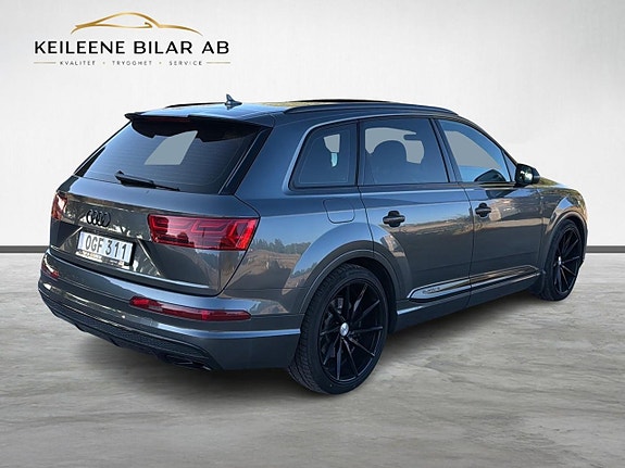 Audi Q7 8 of 30