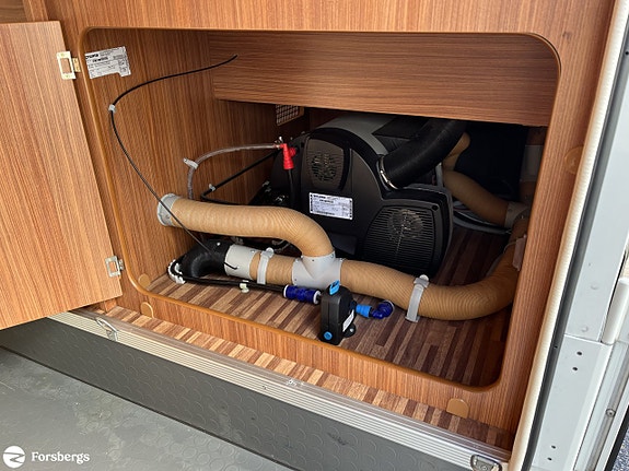 Adria Coral S670SL // Fin, hemtrevlig och bra utrustad för nya äventyr! 9 of 21