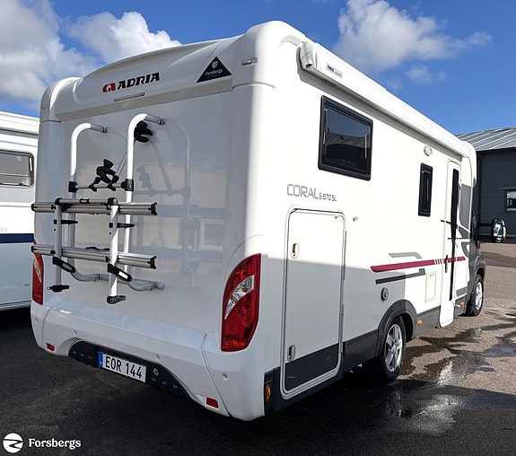 Adria Coral S670SL // Fin, hemtrevlig och bra utrustad för nya äventyr! 2 of 21