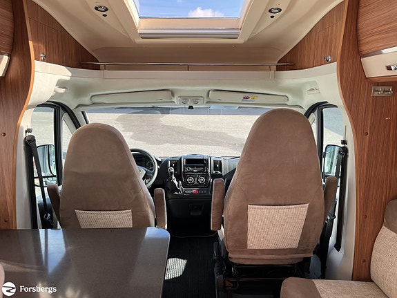 Adria Coral S670SL // Fin, hemtrevlig och bra utrustad för nya äventyr! 10 of 21