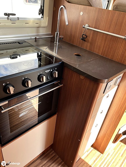 Adria Coral S670SL // Fin, hemtrevlig och bra utrustad för nya äventyr! 17 of 21