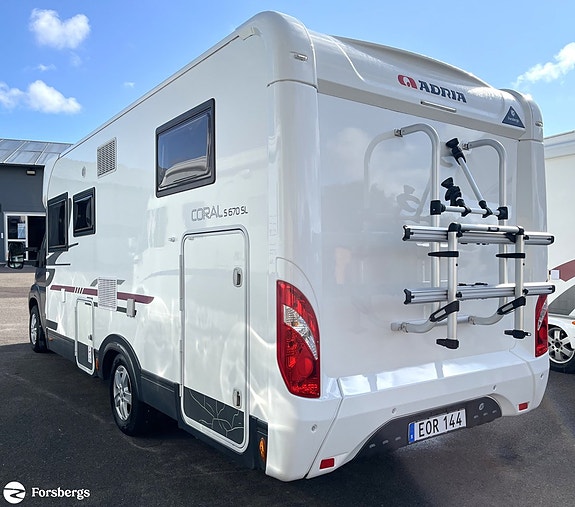 Adria Coral S670SL // Fin, hemtrevlig och bra utrustad för nya äventyr! 3 of 21