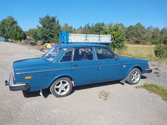 Volvo 244 4 of 14