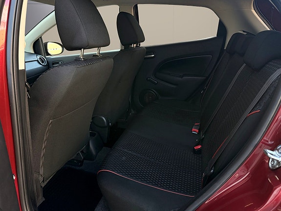 Mazda 2 13 of 16